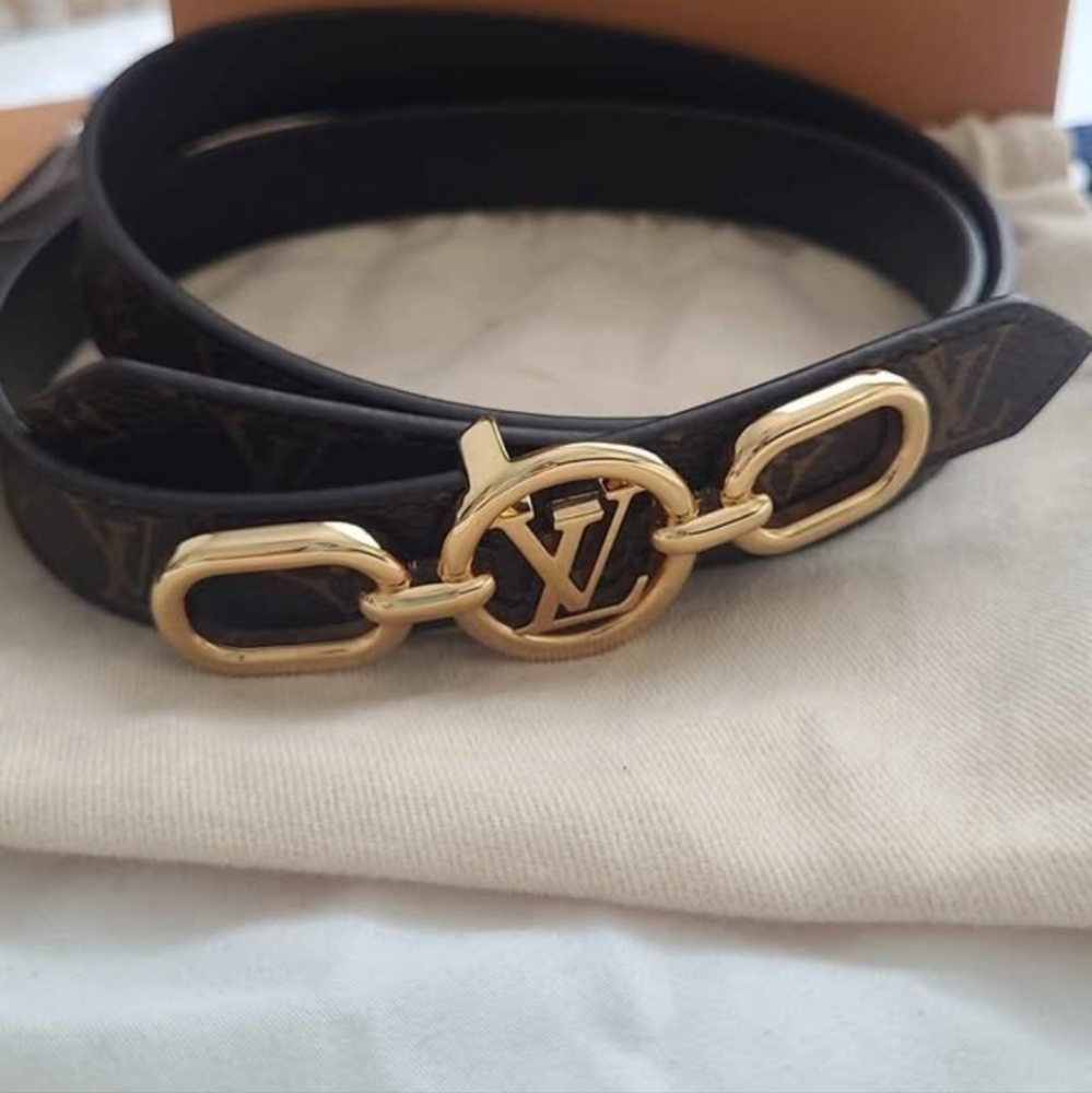 Louis Vuitton Women's Belt in Black with Gold Accents